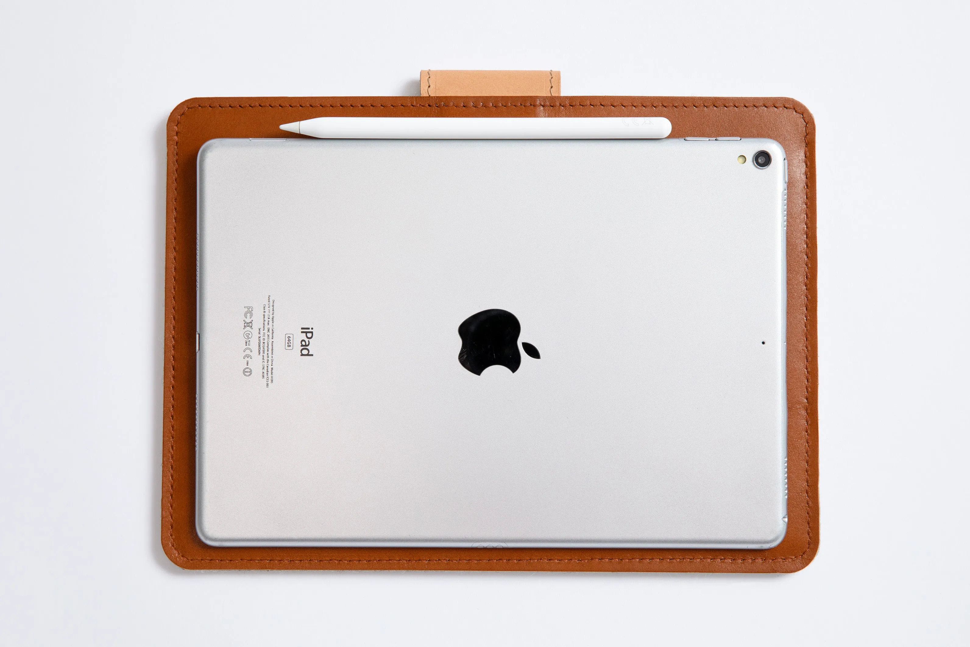 KEEP IT SNUG iPad Case/ Vegetable tanned/