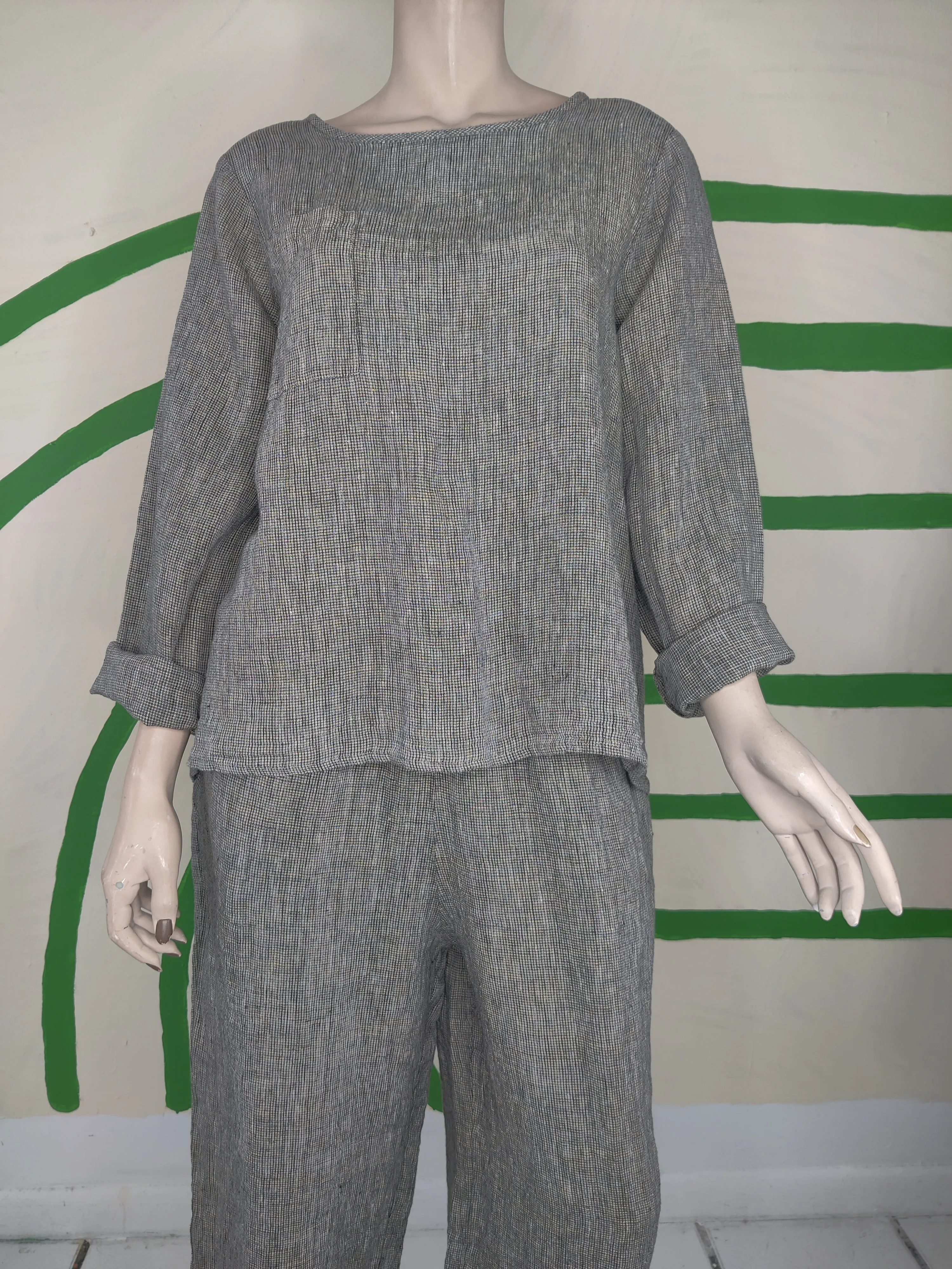 Smokey Grid Tell Tail Top